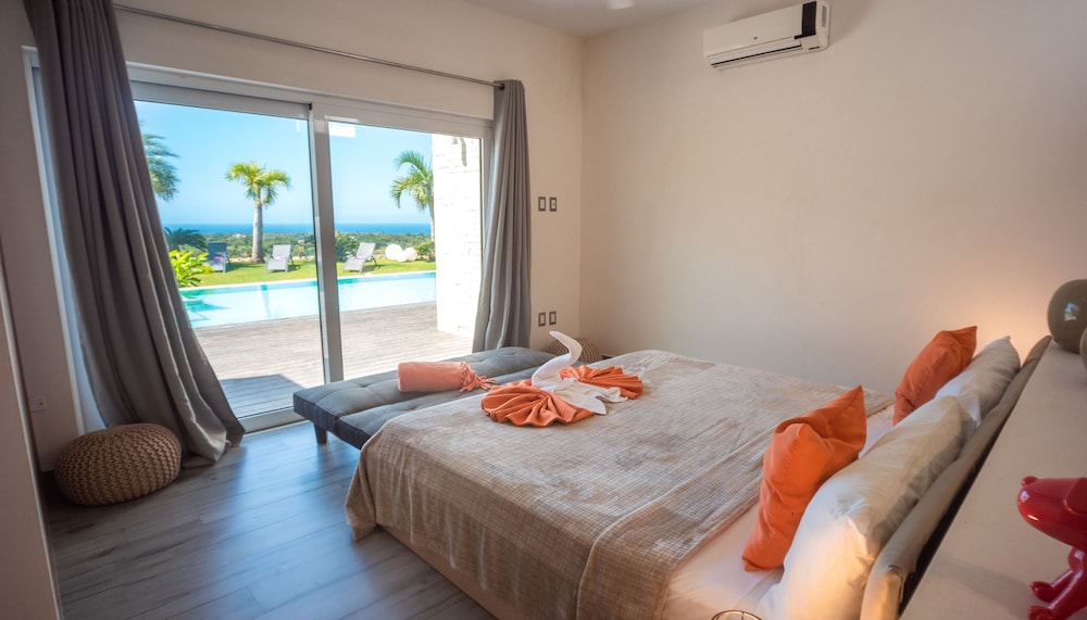 Villa Panaema: 5-Bedroom Villa with Pool