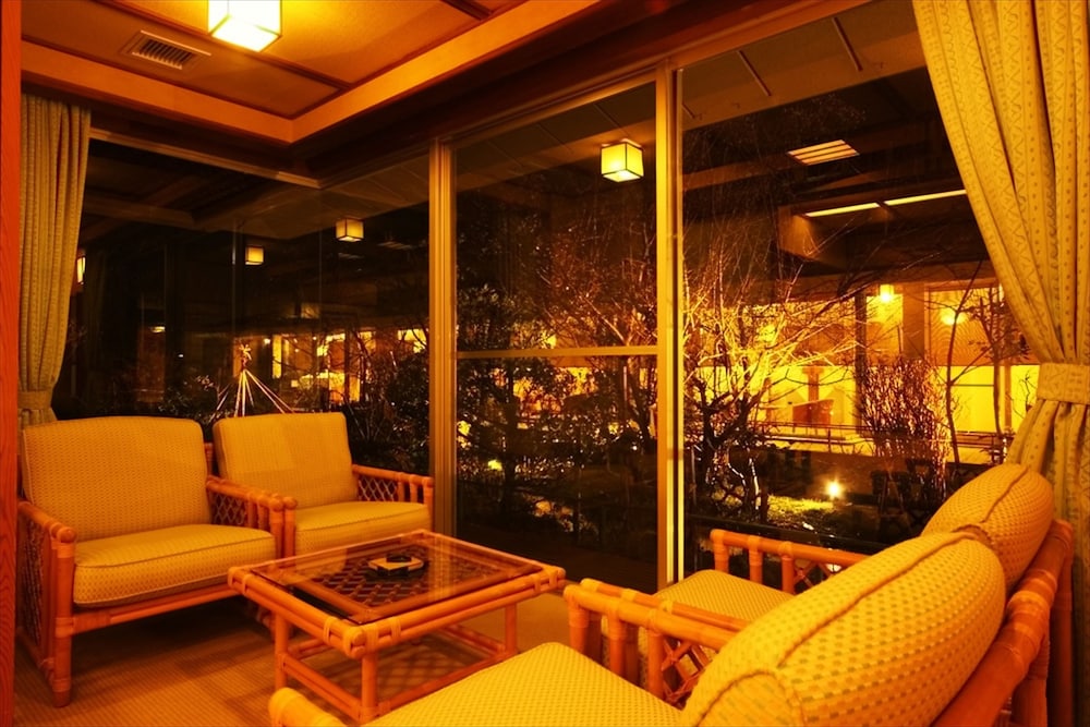 Japanese-Style Suite with Garden View photo 2