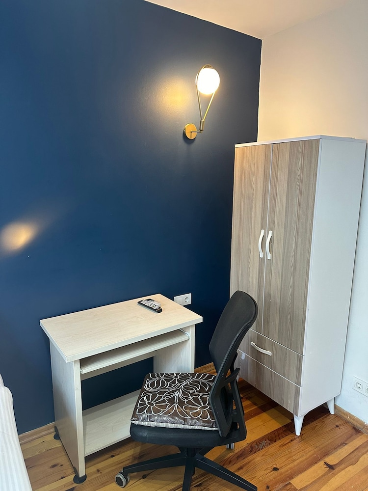 Deluxe Studio Suite, City View photo 2