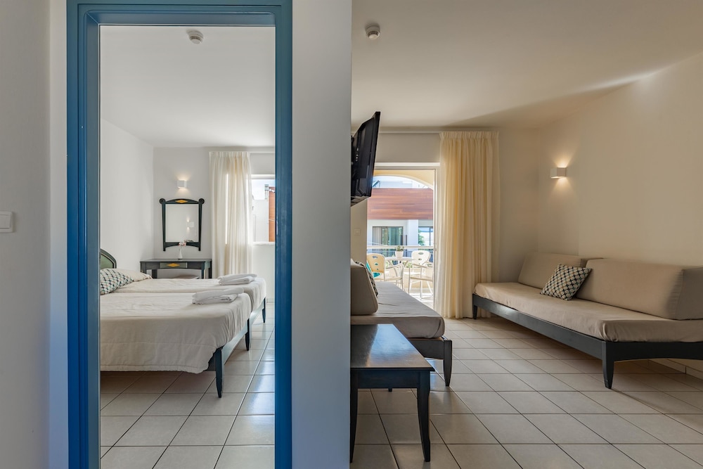 Superior Apartment, 1 Bedroom, Balcony - Photo 1