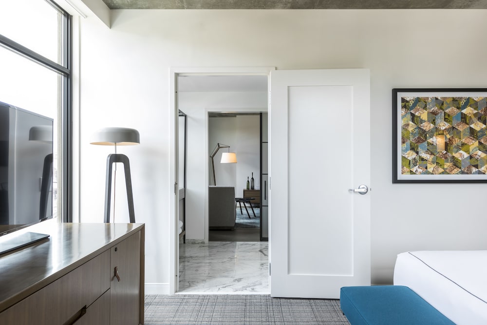 Suite, 1 King Bed (Spa)