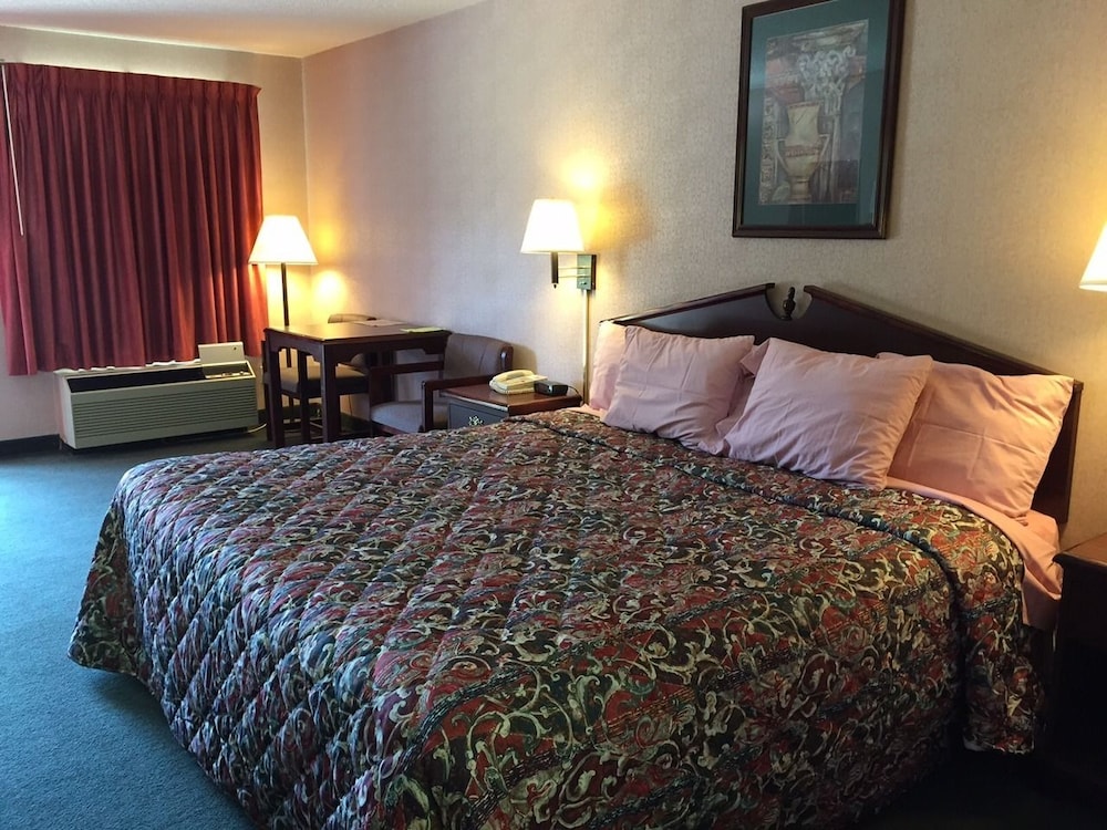 Standard Room, 1 King Bed, Smoking photo 1