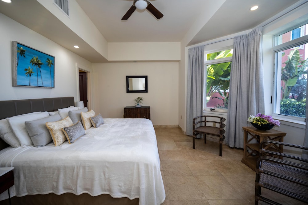 Luxury Condo photo 3