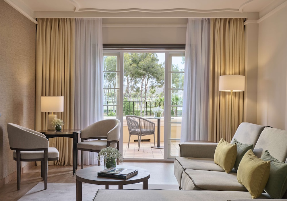 Room, 2 Twin Beds, Terrace, Golf View (Grand Club Access)