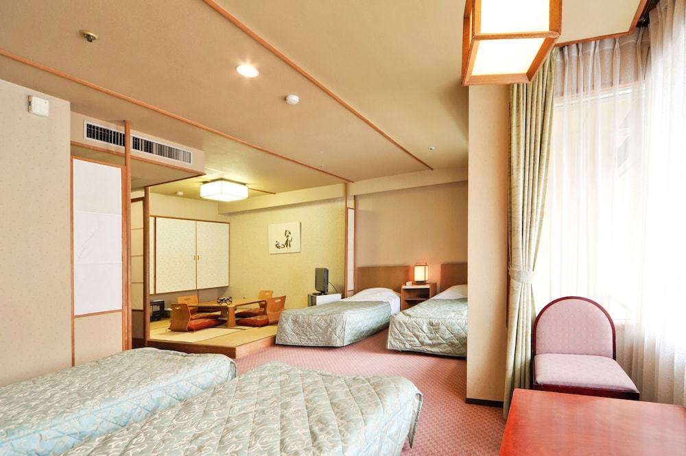 Quadruple Room with Tatami Area Non-Smoking photo 2