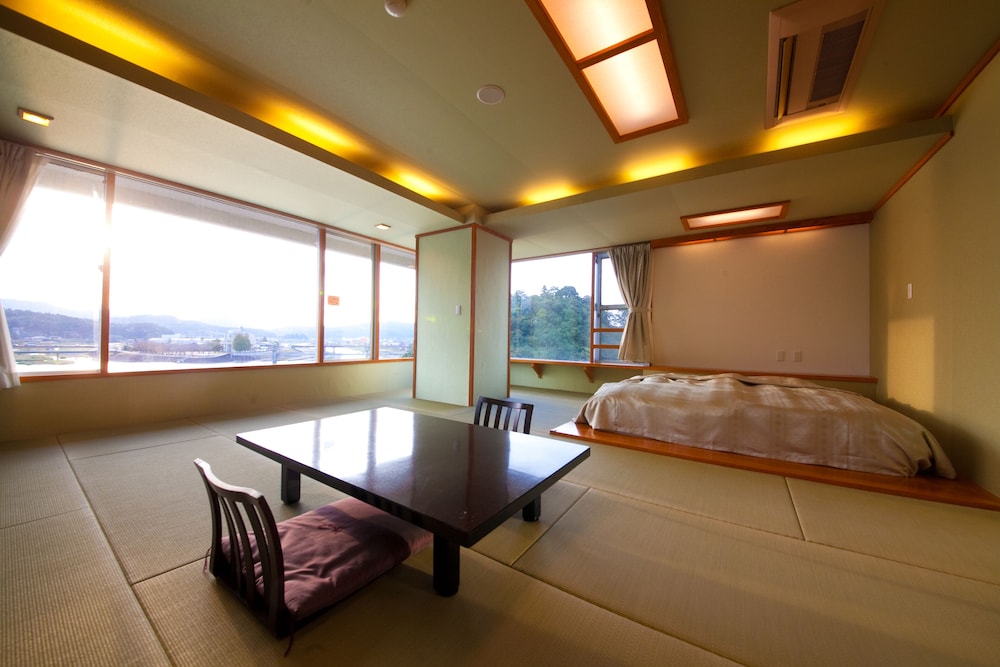 Family Room photo 1