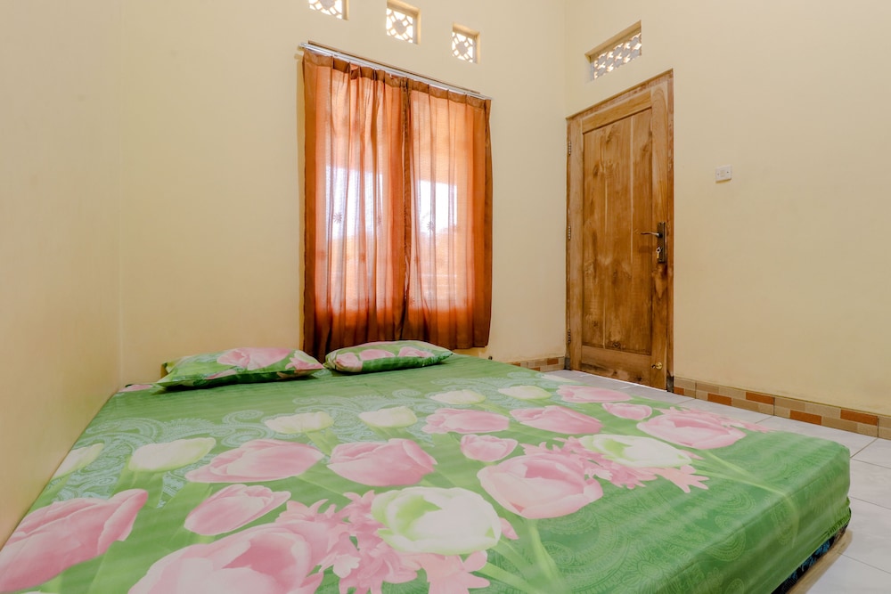 Budget Standard Room With Fan - Photo 9