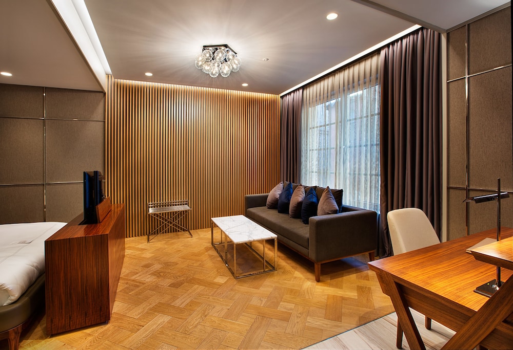 Romantic Suite, 1 Queen Bed with Sofa bed, Bathtub