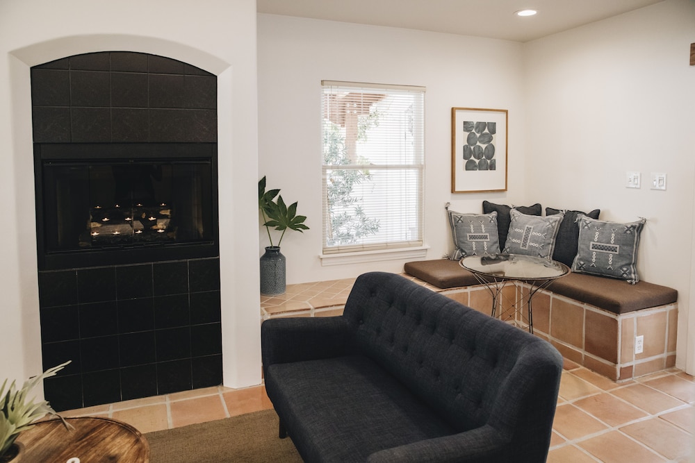 Acacia Suite photo 3
