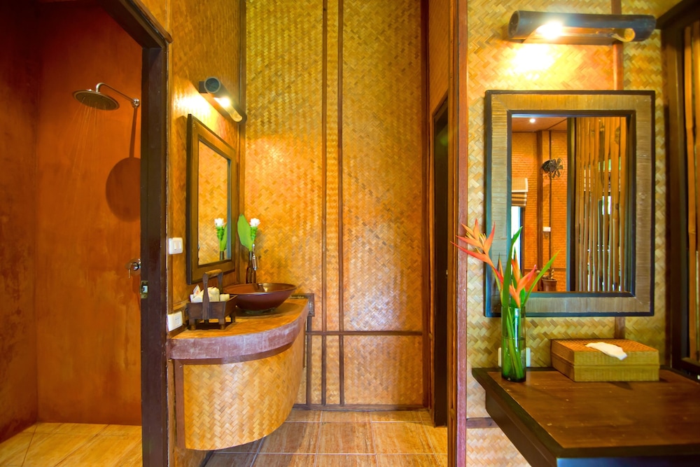 Deluxe Room - Photo 8