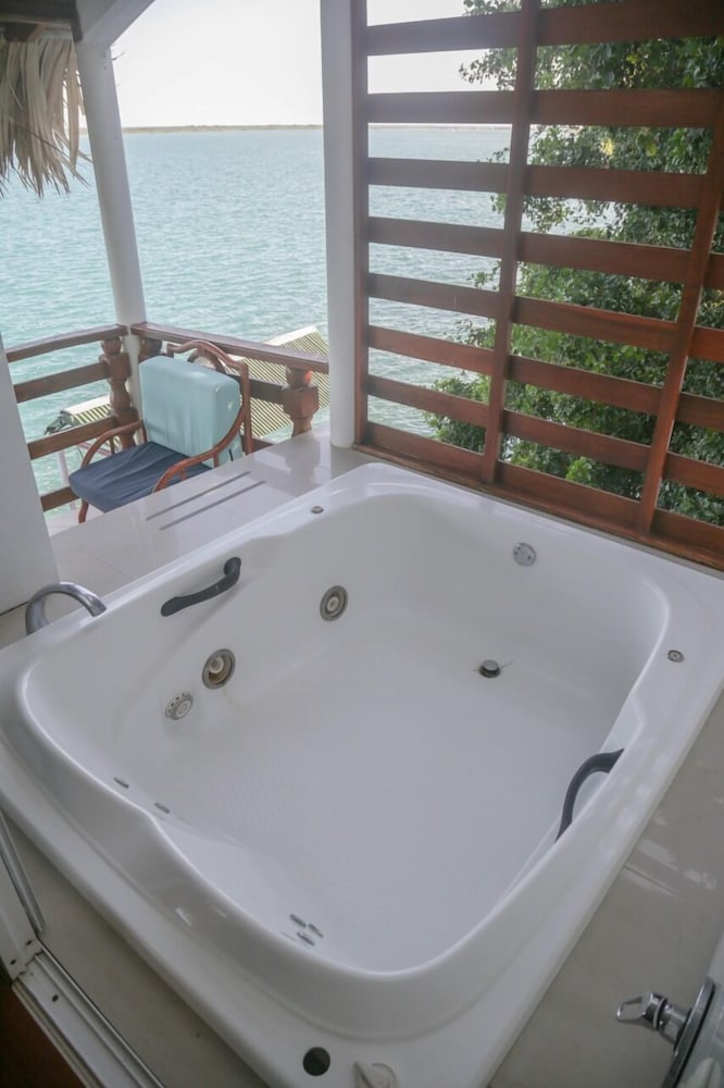 Family Suite, Lagoon View photo 2