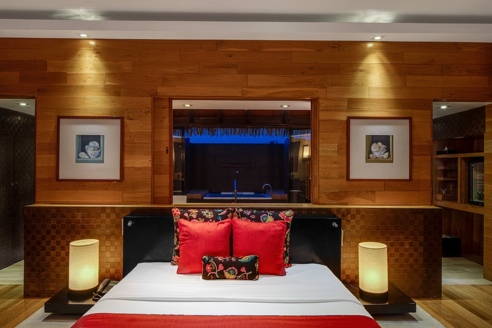 Honeymoon Villa with Private Pool & Jacuzzi - Premium All Inclusive with Free Transfers