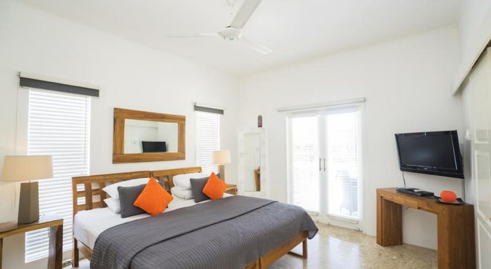 Penthouse, 3 Bedrooms (with 1 bathroom) photo 3