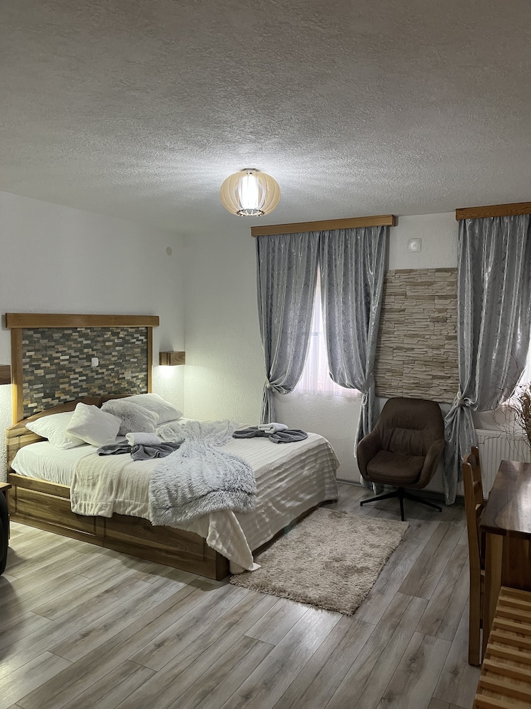 Deluxe Double Room photo 3
