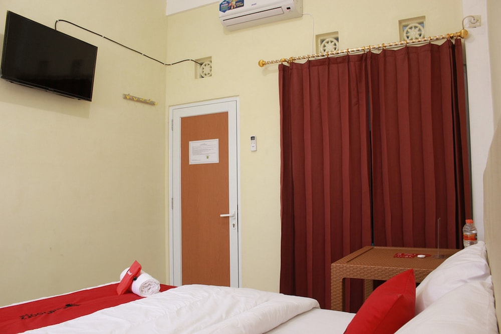 Suite (Reddoorz) photo 3