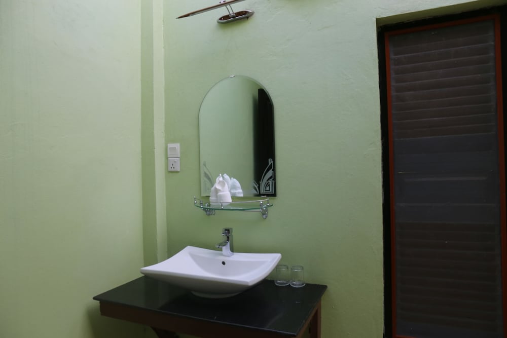 Deluxe Twin Room, Pool View photo 3
