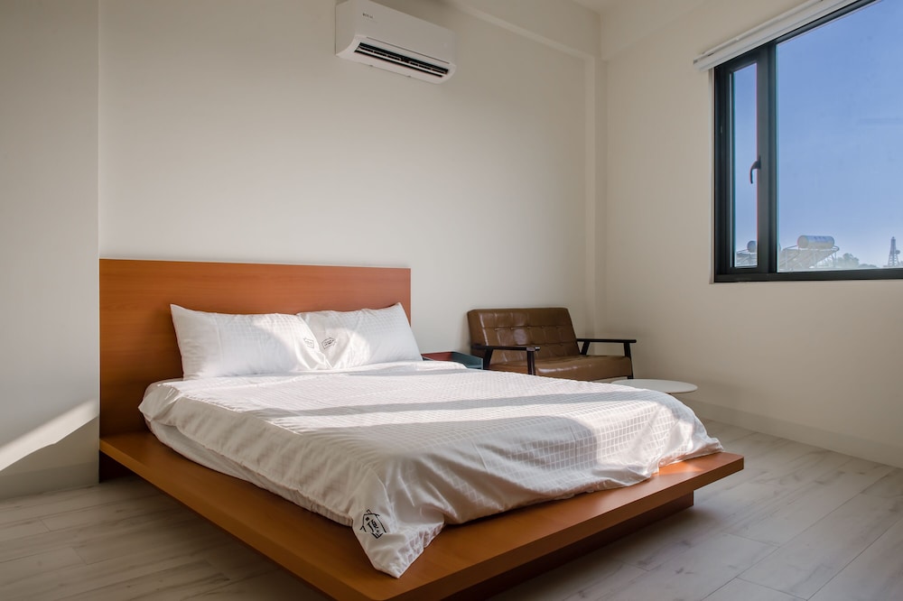 Double Room - Photo 9