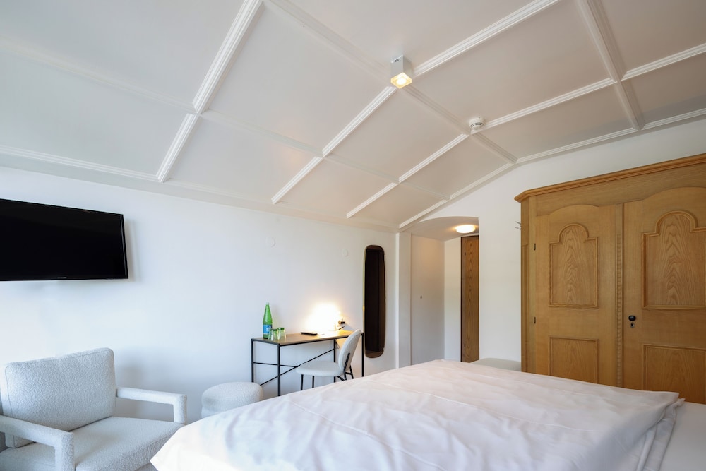 Standard Double Room with balcony - Photo 2