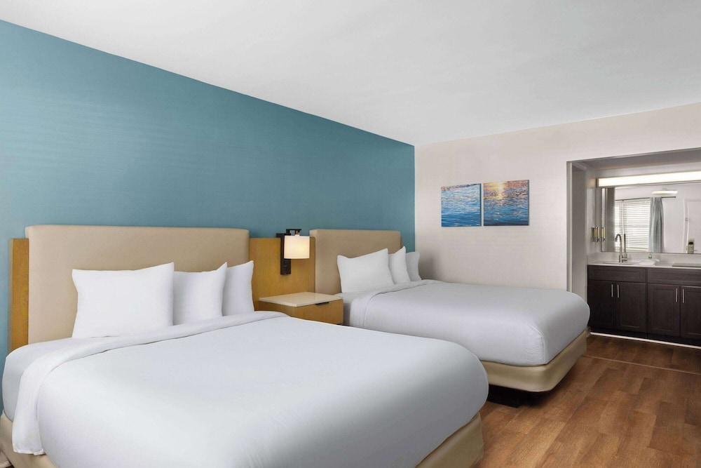 Room, 2 Queen Beds, Non Smoking (Efficiency) - Photo 2