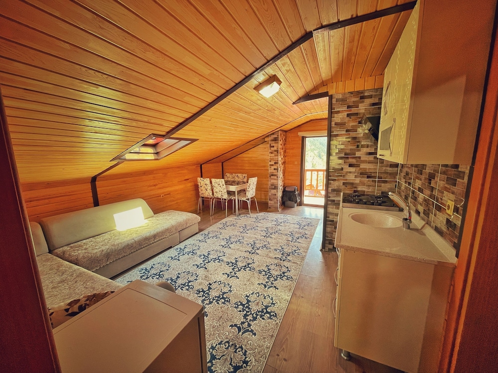 Deluxe Penthouse, Lake View