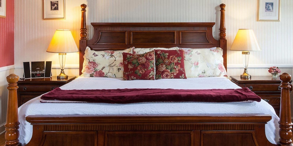 Hilltop Cottage Suite, 1 King Bed