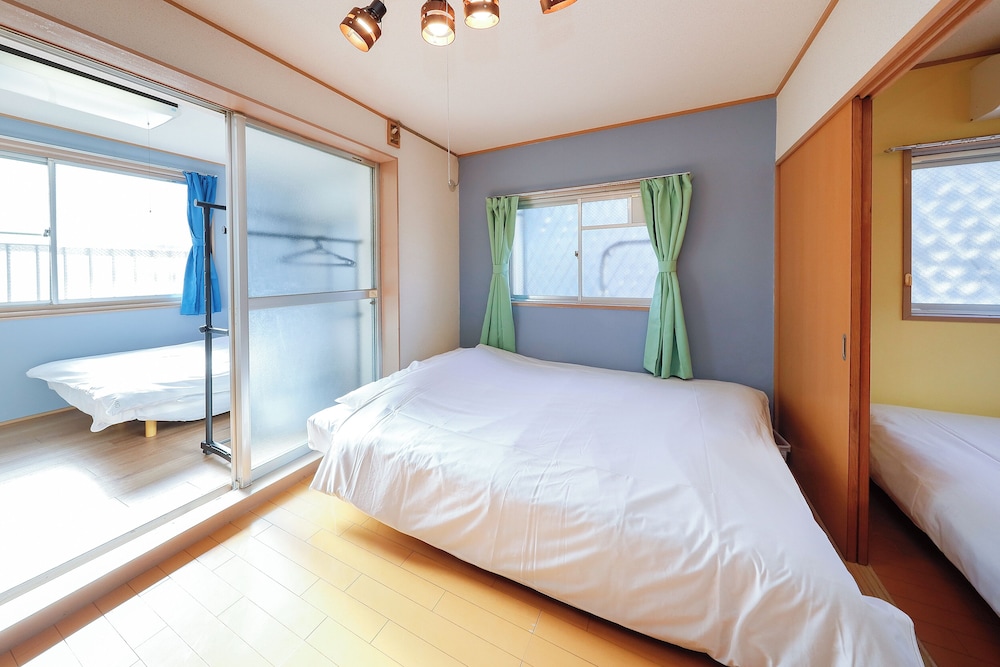 201 photo 2
