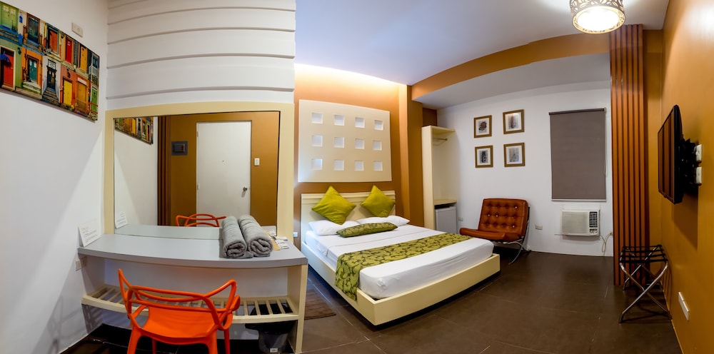 Deluxe Queen Room