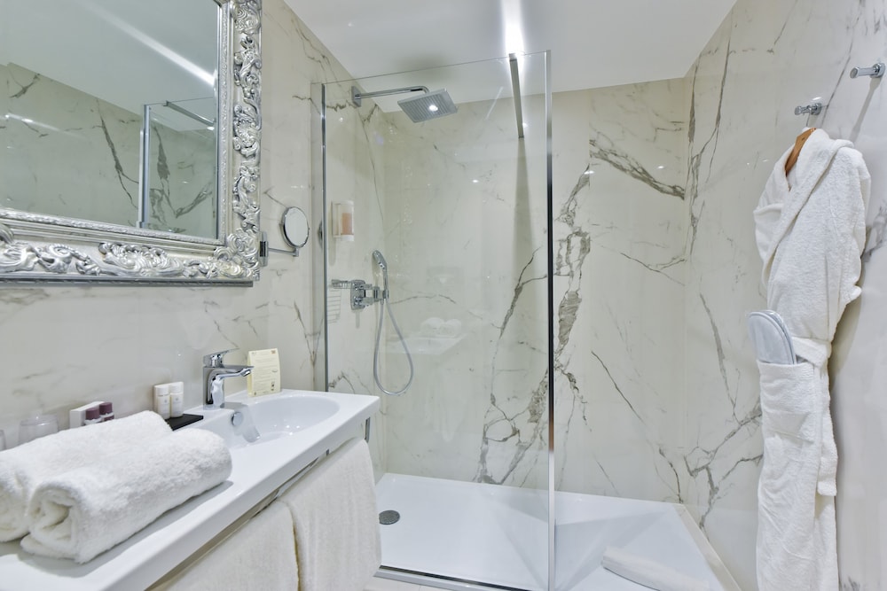 Prestige Room - Photo 14