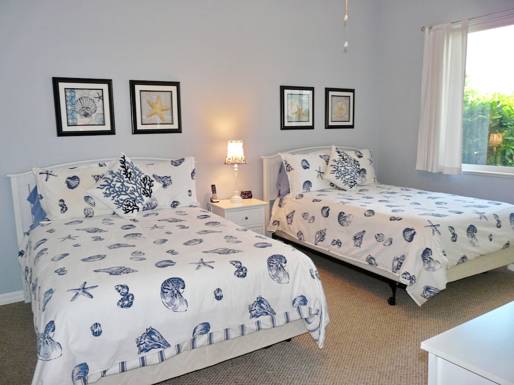 House, Multiple Beds (1684 Rainbow Court) photo 1