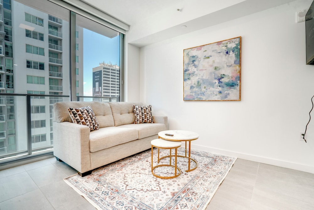 Deluxe Studio Suite, Balcony, City View photo 1