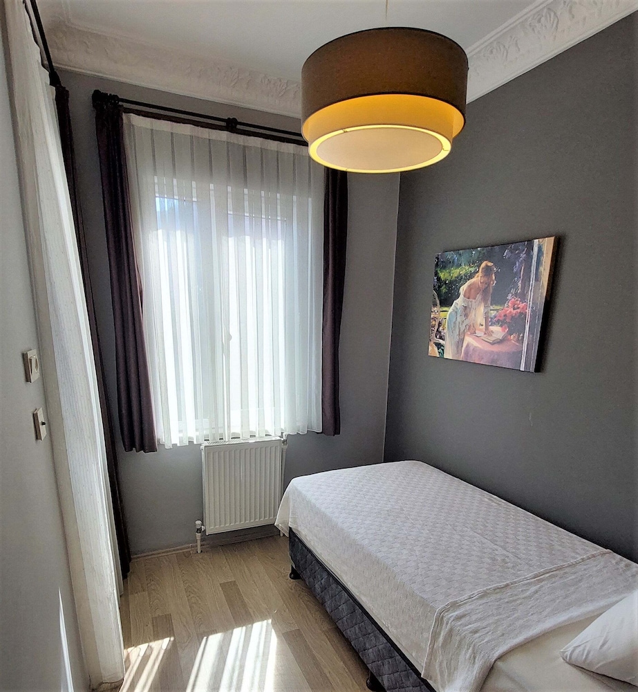 Deluxe Twin Room photo 3