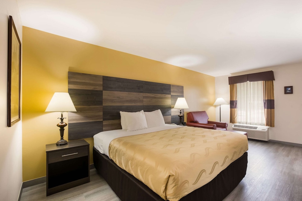 Suite, 1 King Bed, Non Smoking