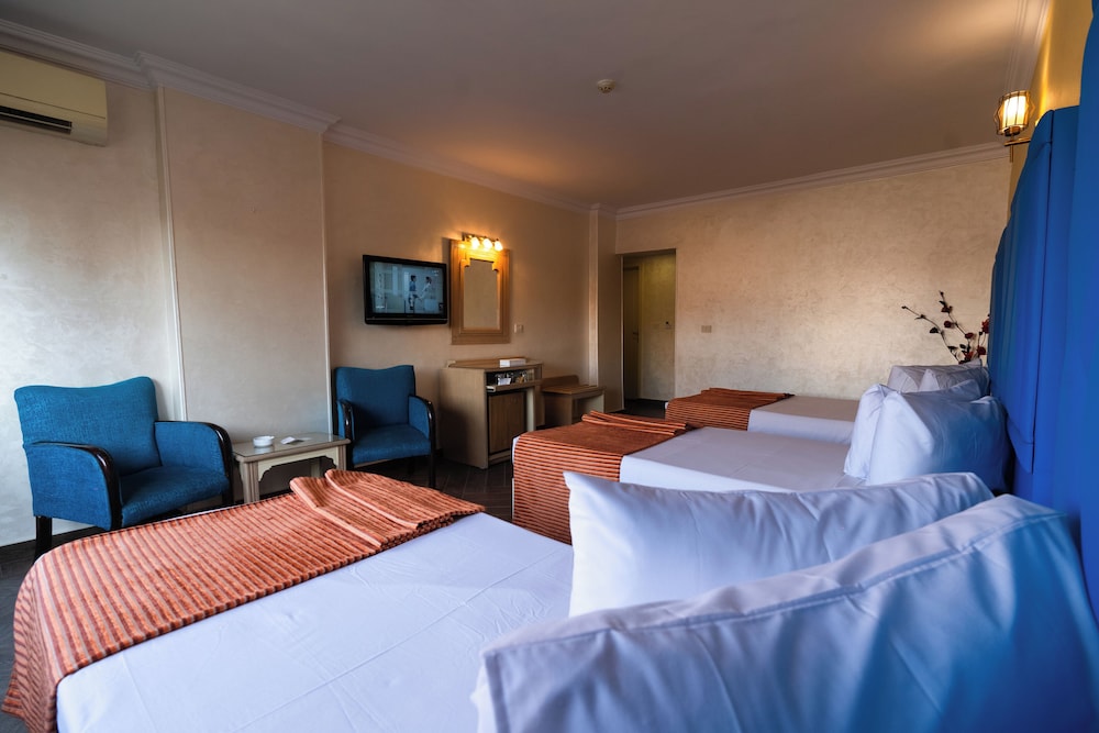 Standard Double Or Twin Room - Photo 16
