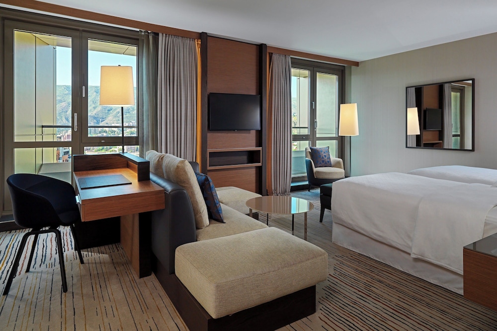 Premium Room, 2 Twin Beds, Balcony photo 3