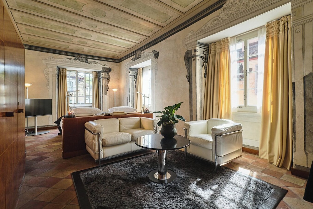 Deluxe Double Room (Design King)