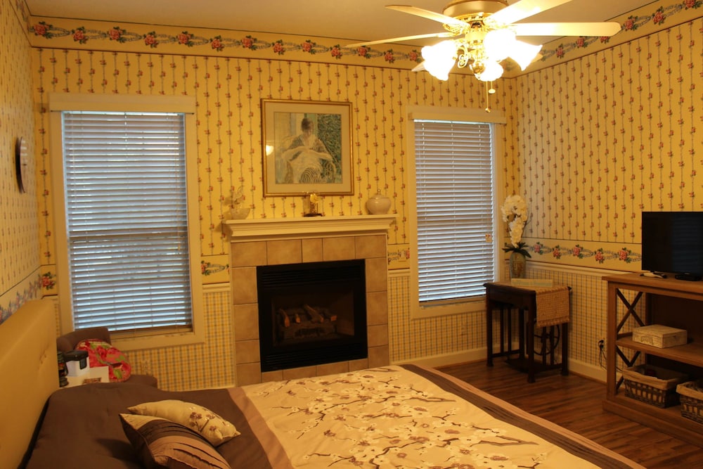 Room, Private Bathroom (Granny Room) photo 2