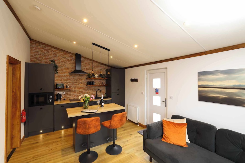 Double Room (Heather Cabin selfcatering no pets) photo 3