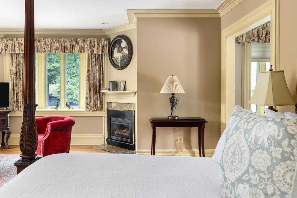 Erlowest Suite photo 3