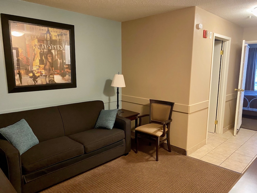 Suite, 1 Queen Bed with Sofa bed, Non Smoking - Photo 6