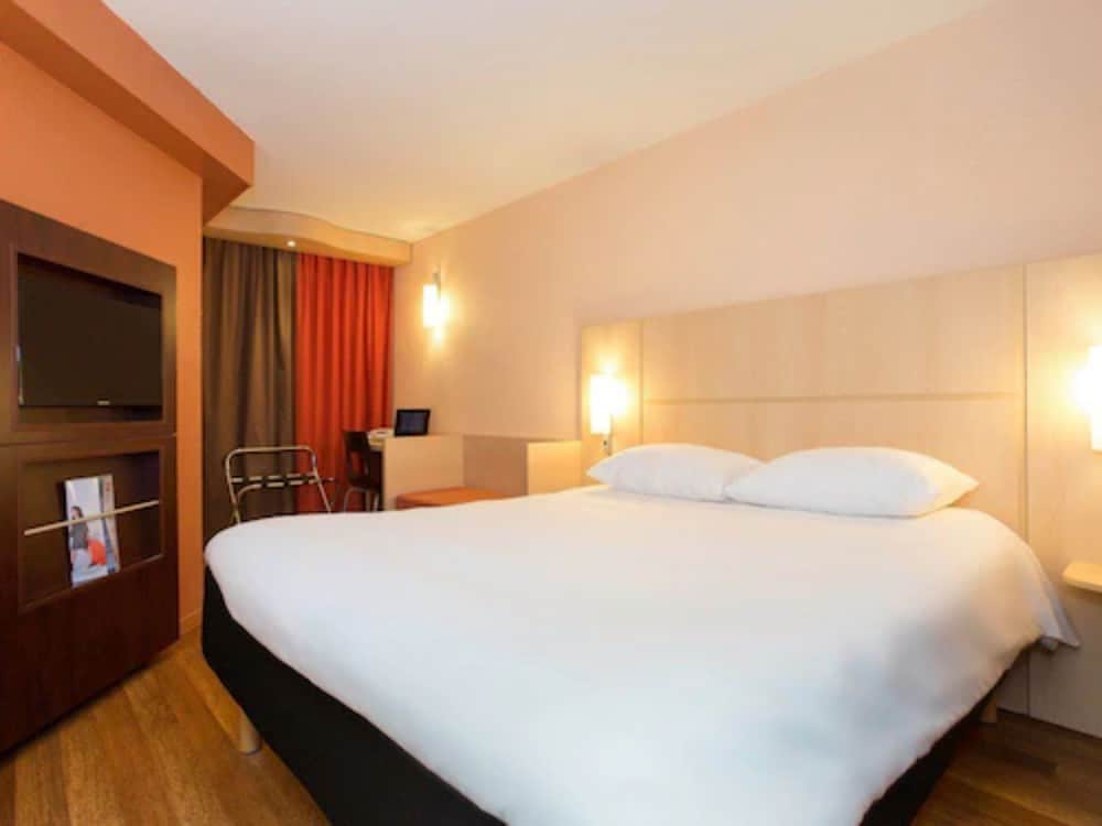Standard Room, 1 Double Bed - Photo 10