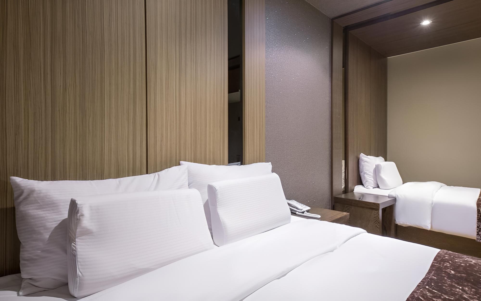Room (V-VIP *City View* - Wando Tower Night) - Photo 6