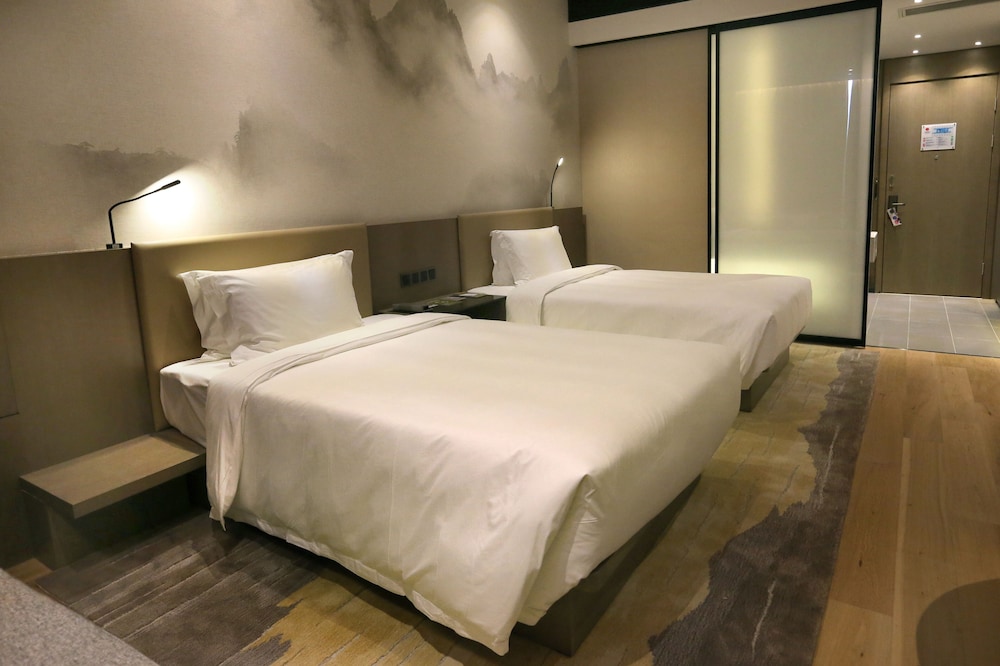 Standard Room, 2 Twin Beds photo 2