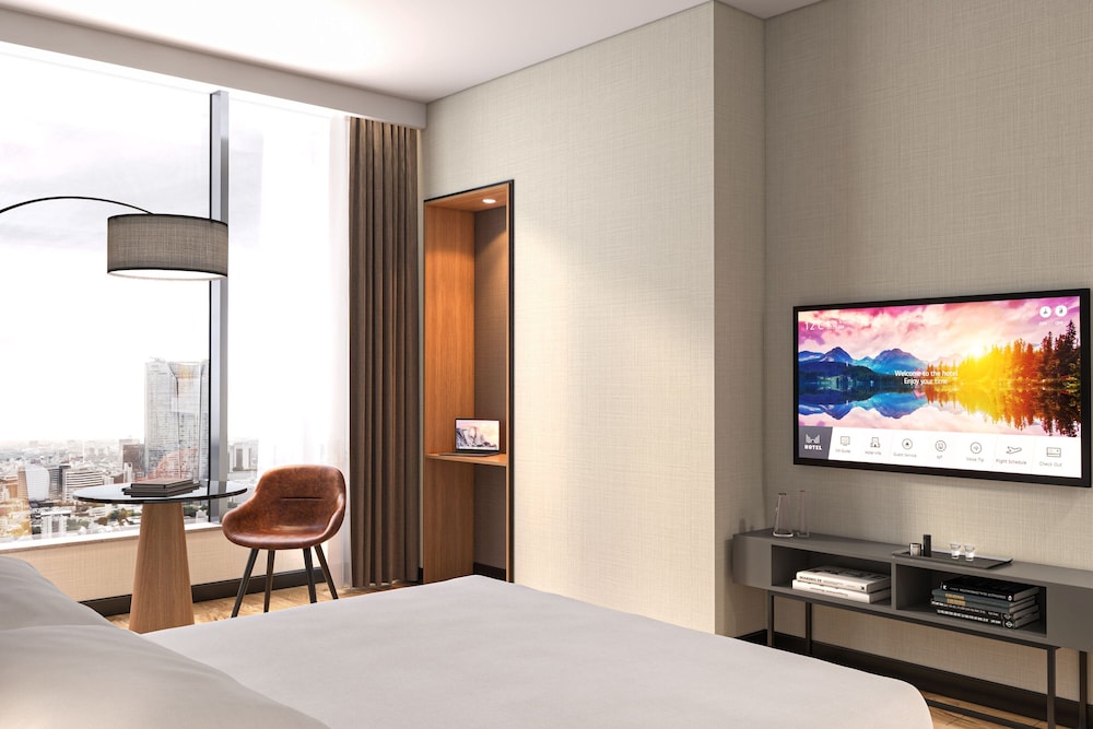Deluxe Room, 1 King Bed with Sofa bed, City View