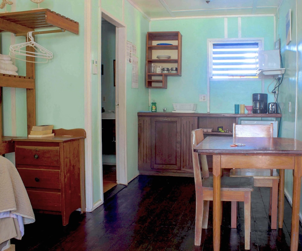 Basic Cabin, 1 Queen Bed, Kitchenette, Ocean View photo 3