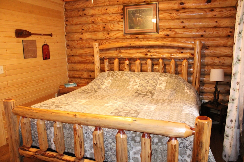 Riverview Fireplace Suite (4 person)
