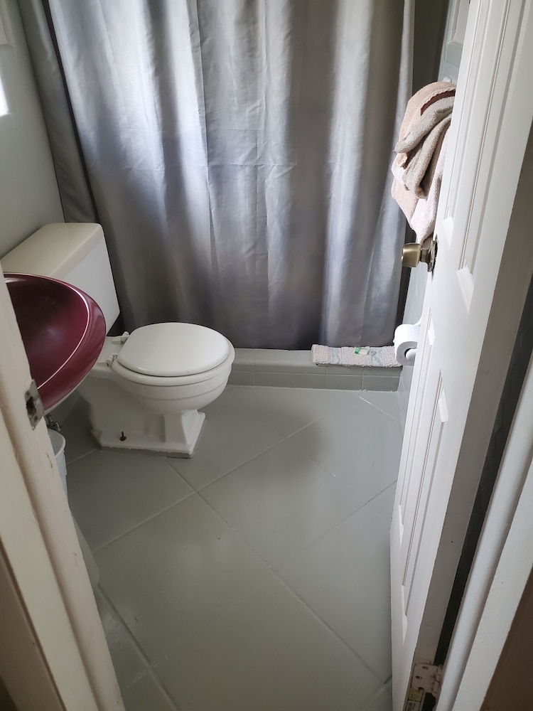 Basic Double Room, Multiple Beds - Photo 8
