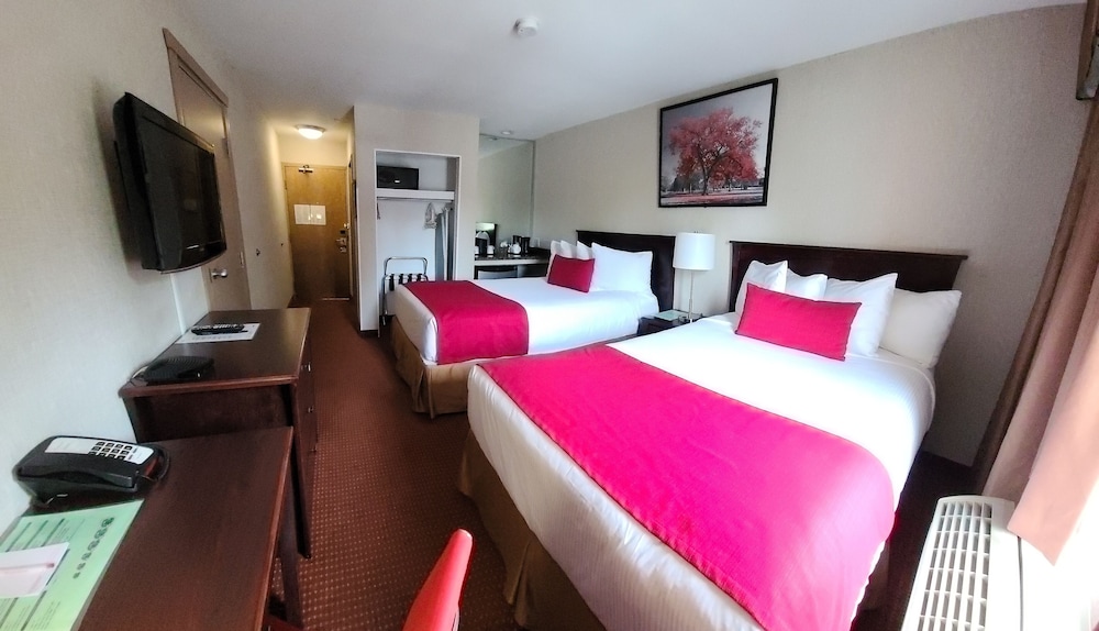 Standard Room, 2 Double Beds, Non Smoking, Refrigerator - Photo 6