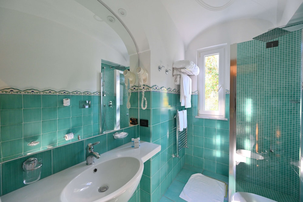 Superior Double or Twin Room, Balcony, Mountain View photo 3