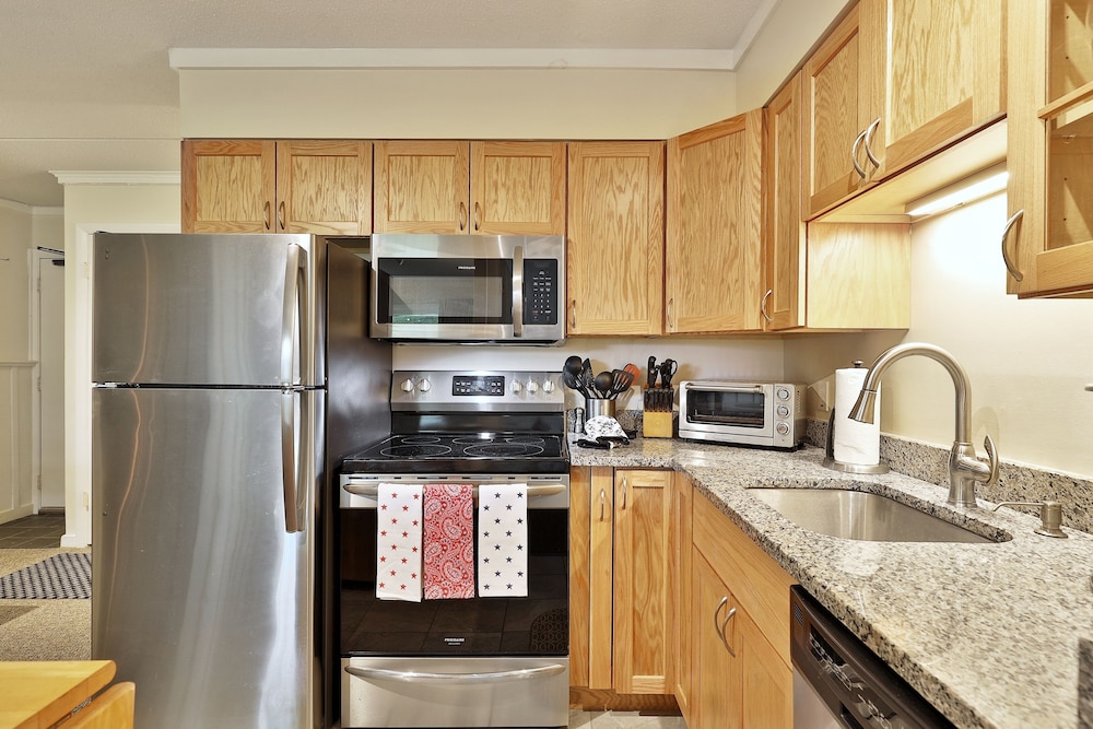 Condo, 3 Bedrooms photo 2