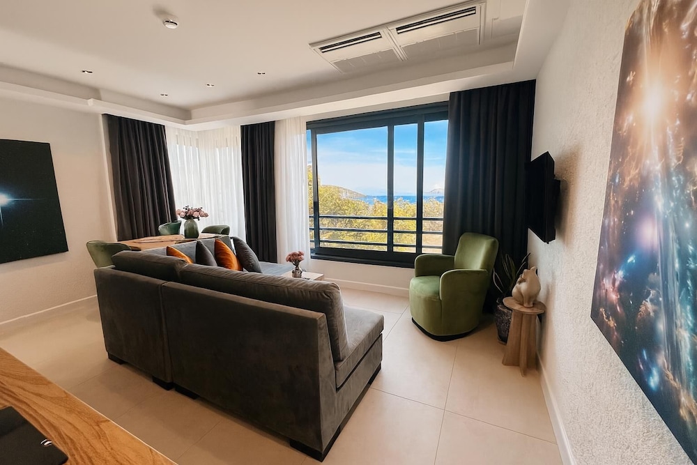 Deluxe Suite, 2 Bedrooms, Sea View